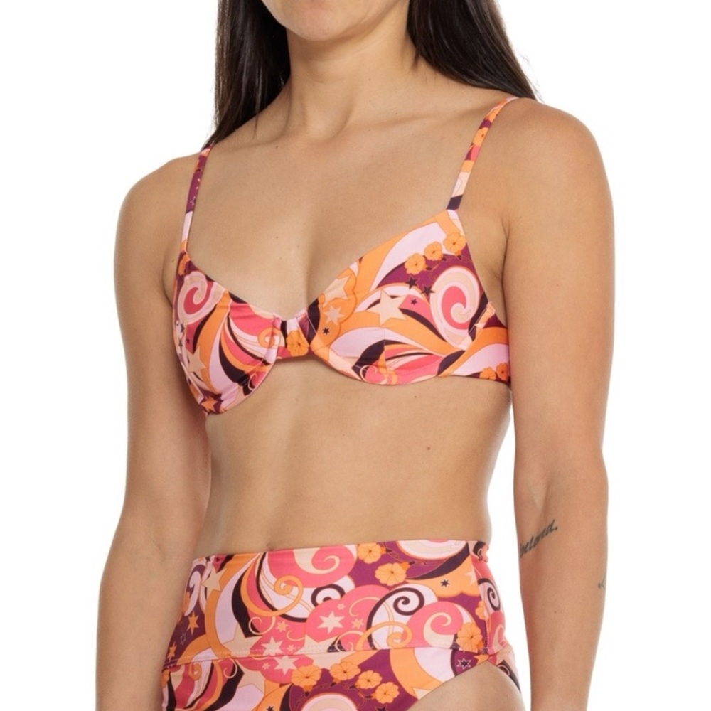 NWT BEACH RIOT CAMILLA Bikini Top in Starbright Swirl. Size Large